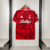 Camisa Nottingham Forest 26/27 - Torcedor Vermelha Camuflada