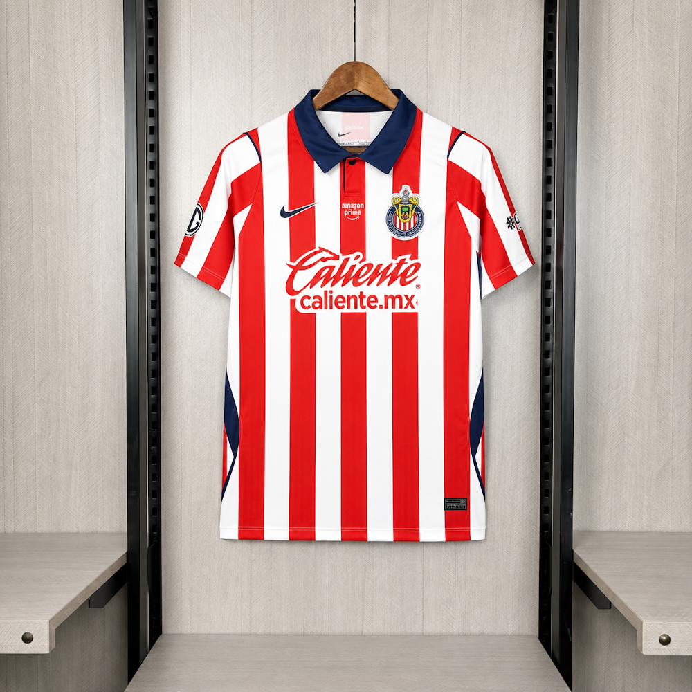 Camisa Chivas 26/27 - Torcedor Vermelha e Branca Listrada