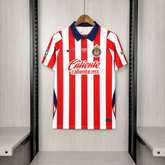 Camisa Chivas 26/27 - Torcedor Vermelha e Branca Listrada