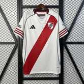 Camisa River Plate 25/26 - Torcedor Branca e Vermelha Listrada