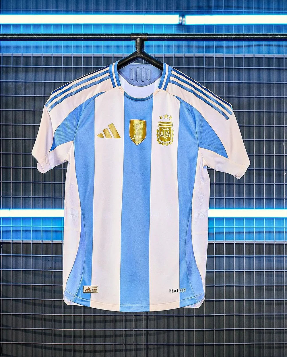 Camisa Seleção Argentina Home 2024/25 + Patch Campeão - Branca e Azul