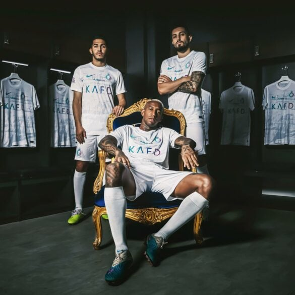 Camisa Al-Nassr Refletiva Third 2023/24 Torcedor Nike Masculina - Branca